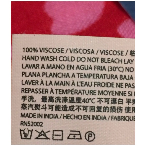 🌺SALE 🌺Juicy Couture Women’s Red/Pink Scarf Wrap - Picture 8 of 8